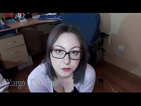 ❤️ Духтари Санобар бо айнак Дилдо амиқ дар камера ☑  Секс  дар мо