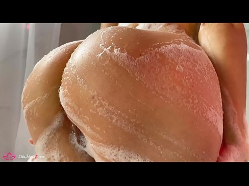 ❤️ Brunette Masturbates киска бо вибратор ба оргазми шадид дар душ ☑  Секс  дар мо