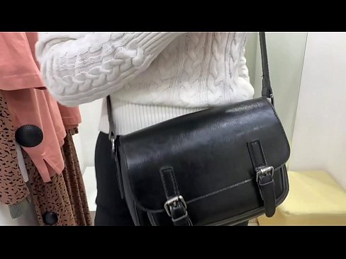 ❤️ Мастурбатсияи оммавии зани ҷавон ФералБерри бо дилдо дар утоқи мувофиқ ☑  Секс  дар мо