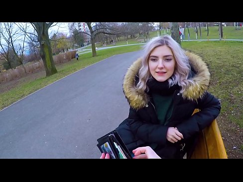 ❤️ Кончаҳои гарми бегонаро барои пул фурӯ мебарад - минет дар парк аз ҷониби Ева Элфи ☑  Секс  дар мо